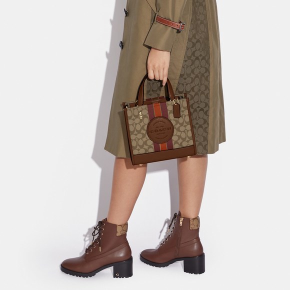 NWT Coach Outlet Dempsey Tote 22 In Signature Jacquard - Picture 6 of 6